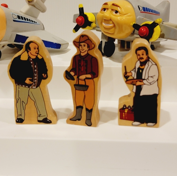 Jay Jay the Jet Plane O ' Malley Family and Plane Wooden Character Set - Picture 4 of 10